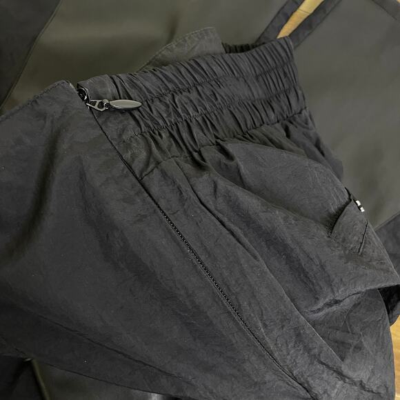 Maniere De Voir Cargo Pants Womens US 4 Black Faux Leather Flare V Waist 33" - Picture 9 of 11